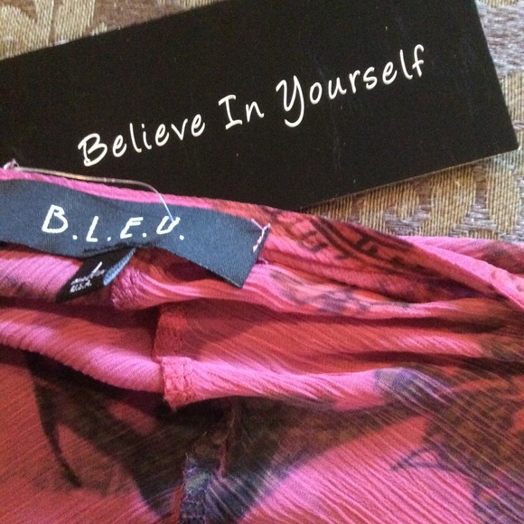 Top - Picture 3 of 3